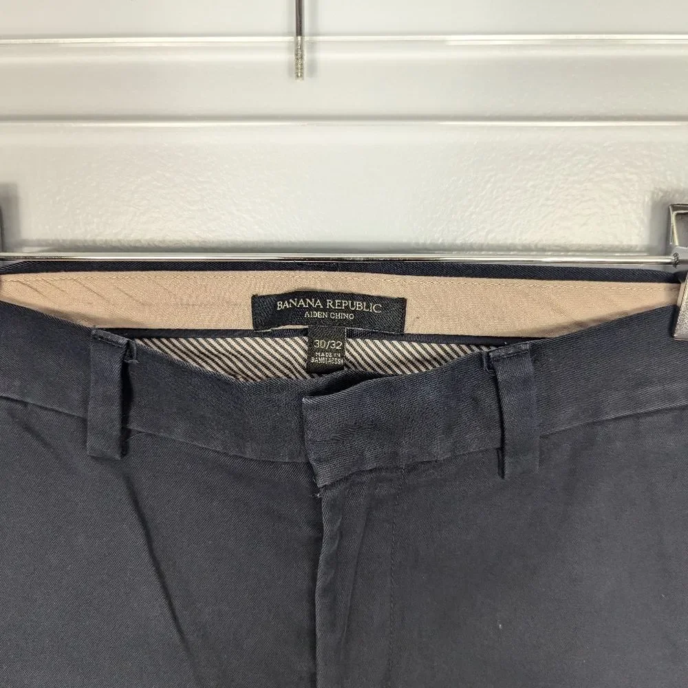 Banana Republic Men's Aiden Chino Pants 30x32 Navy Blue
